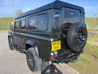 LAND ROVER DEFENDER 110