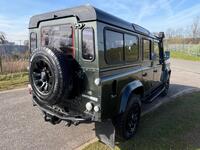 LAND ROVER DEFENDER 110