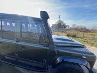 LAND ROVER DEFENDER 110