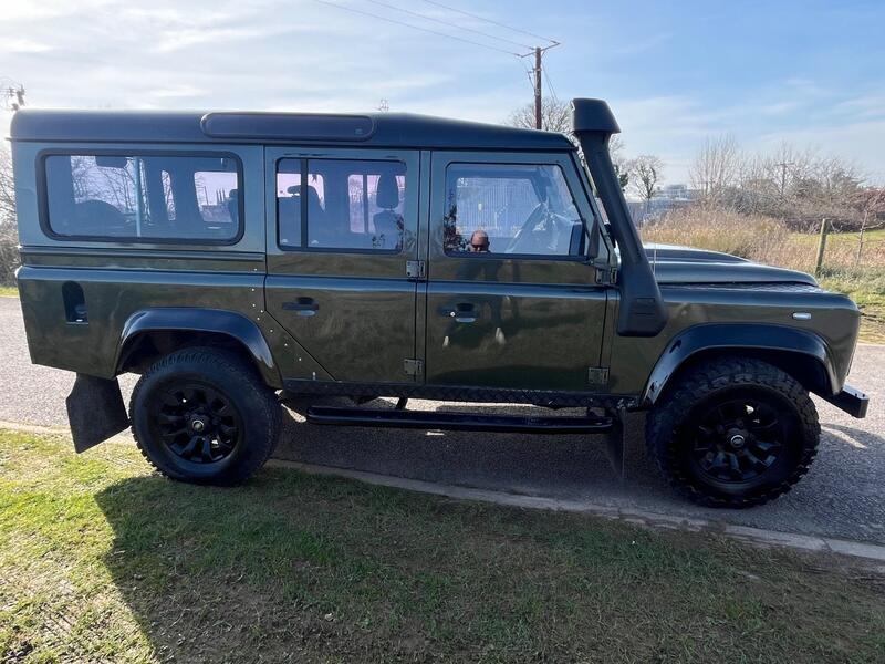 LAND ROVER DEFENDER 110