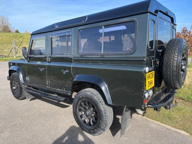 LAND ROVER DEFENDER 110
