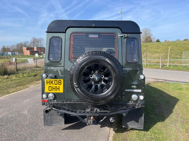 LAND ROVER DEFENDER 110