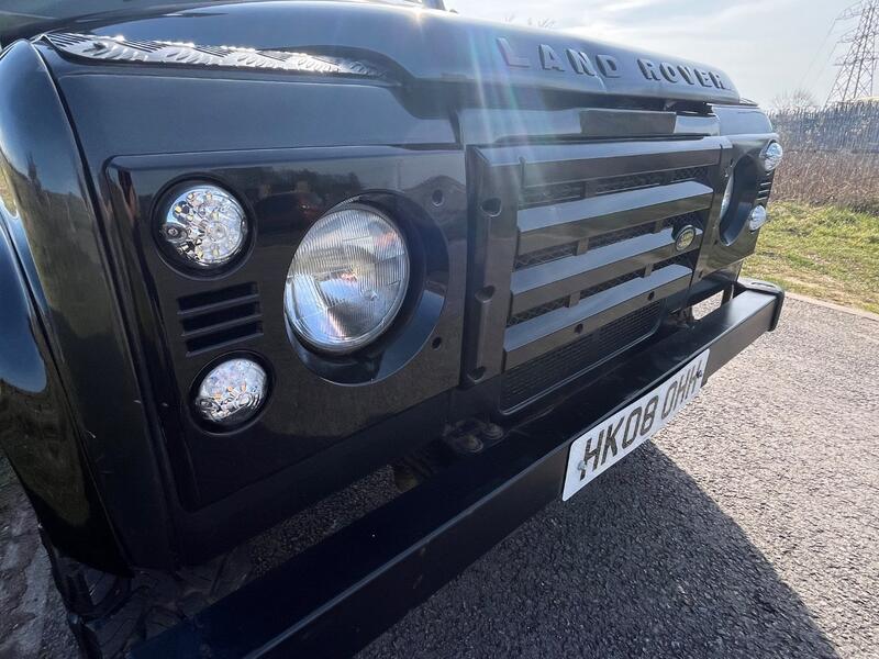 LAND ROVER DEFENDER 110