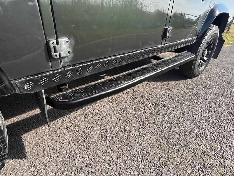 LAND ROVER DEFENDER 110