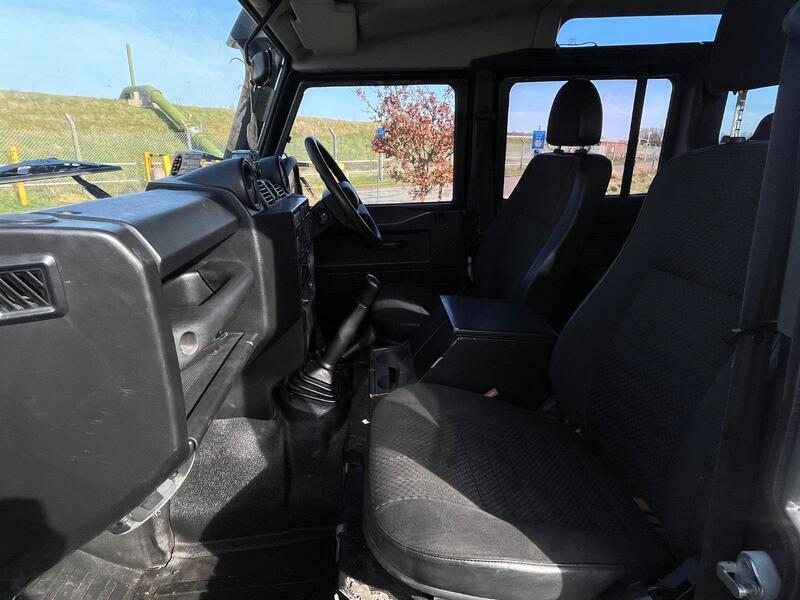 LAND ROVER DEFENDER 110
