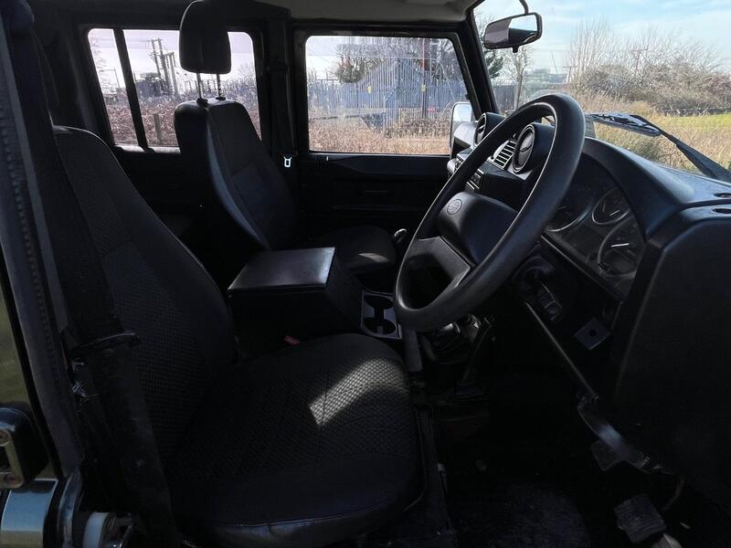 LAND ROVER DEFENDER 110