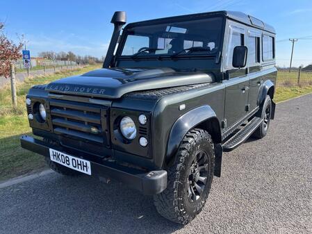 LAND ROVER DEFENDER 110