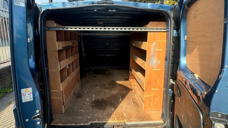 VAUXHALL VIVARO