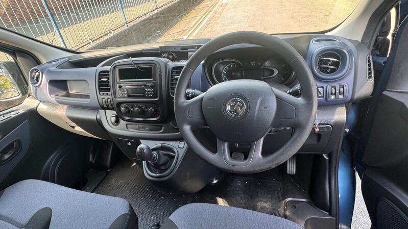 VAUXHALL VIVARO