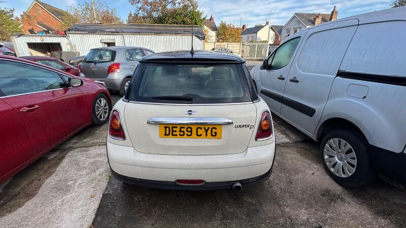 MINI HATCH