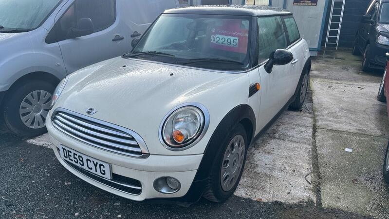 MINI HATCH