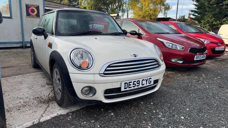 MINI HATCH