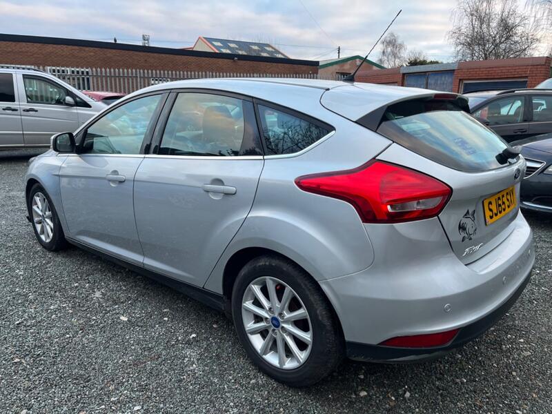 FORD FOCUS